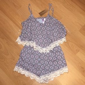 ✨ NWT Francesca’s Romper ✨